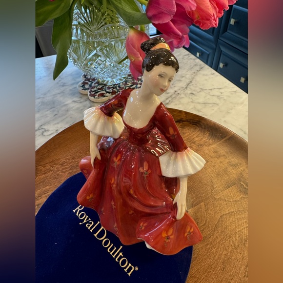 Royal Doulton figurine “Stephanie”. Pretty Ladies bone china. - Picture 8 of 8